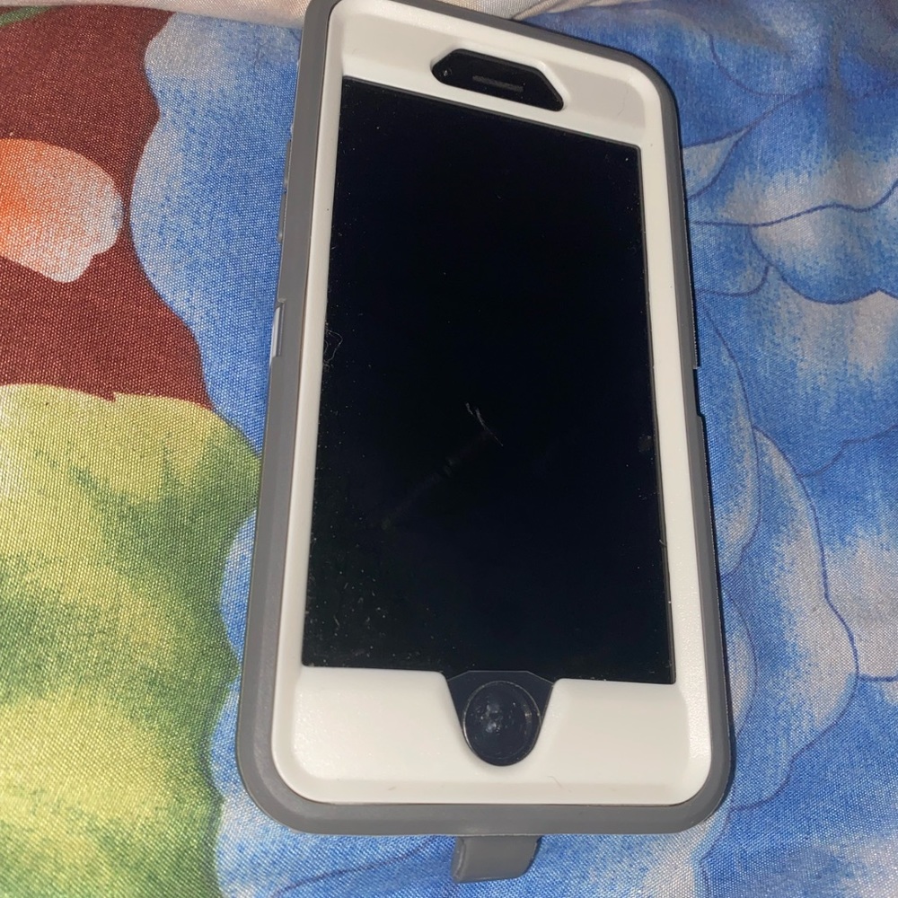 iPhone 6 - Picture 3 of 6